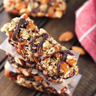 These Dark Chocolate Cherry Almond Granola Bars make great healthy snack and are easily customizable. Plus, they're way cheaper than store-bought bars!