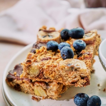 cropped-healthy-chocolate-peanutbutter-baked-oatmeal-6.jpg