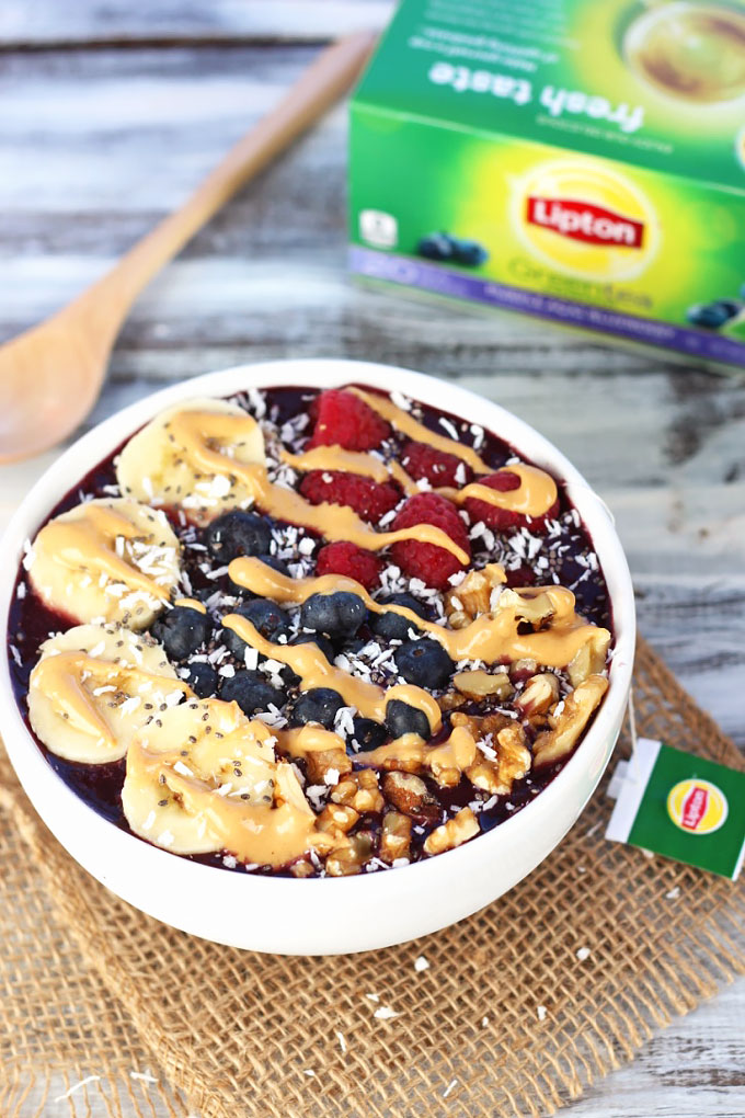 Get some extra caffeine in your breakfast with this Blueberry Green Tea Acai Bowl! It's fruity & creamy, and the green tea gives it extra delicious flavor.