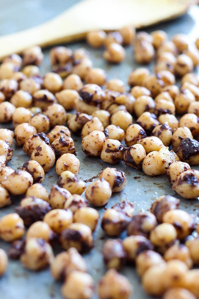 The natural sweetness of apple and cinnamon perfectly complement peppery arugula in this fresh Apple Arugula Salad. The chickpeas add a delicious crunch!