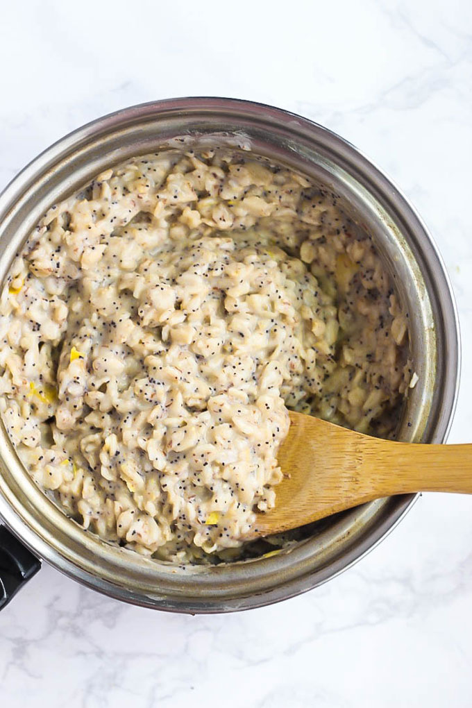 What's better than a warm bowl of oatmeal for breakfast? Oatmeal that tastes like a muffin! This Lemon Poppy Seed Oatmeal is bursting with lemon flavor.