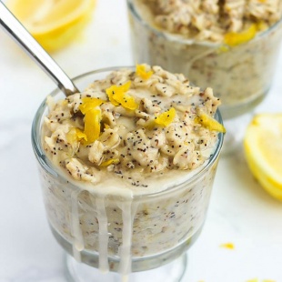 What's better than a warm bowl of oatmeal for breakfast? Oatmeal that tastes like a muffin! This Lemon Poppy Seed Oatmeal is bursting with lemon flavor.