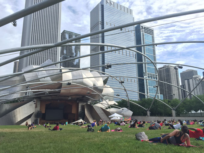 Take a look inside my trip to Chicago with Addie from Chickpea in the City to see all the delicious food and fun activities I enjoyed there!