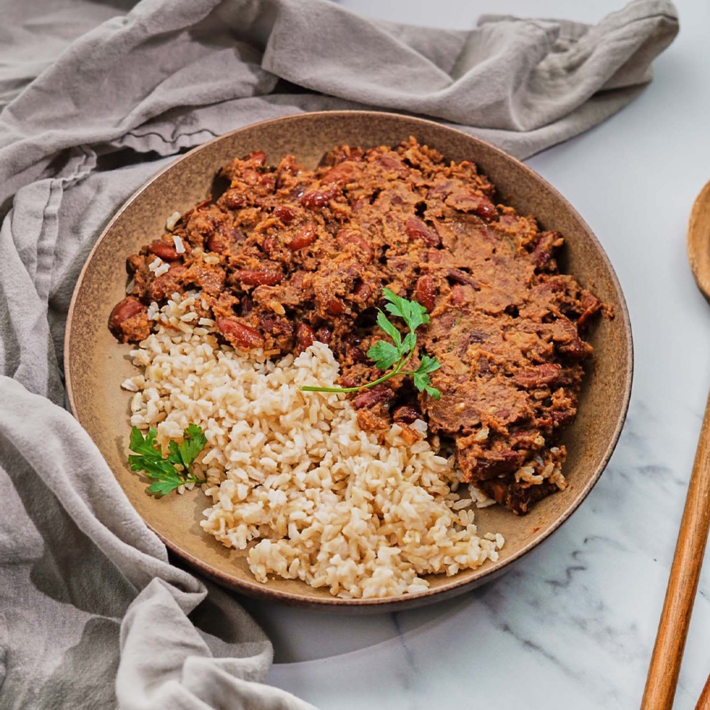 https://www.emilieeats.com/wp-content/uploads/2016/09/cajun-style-red-beans-and-rice-feat.jpg