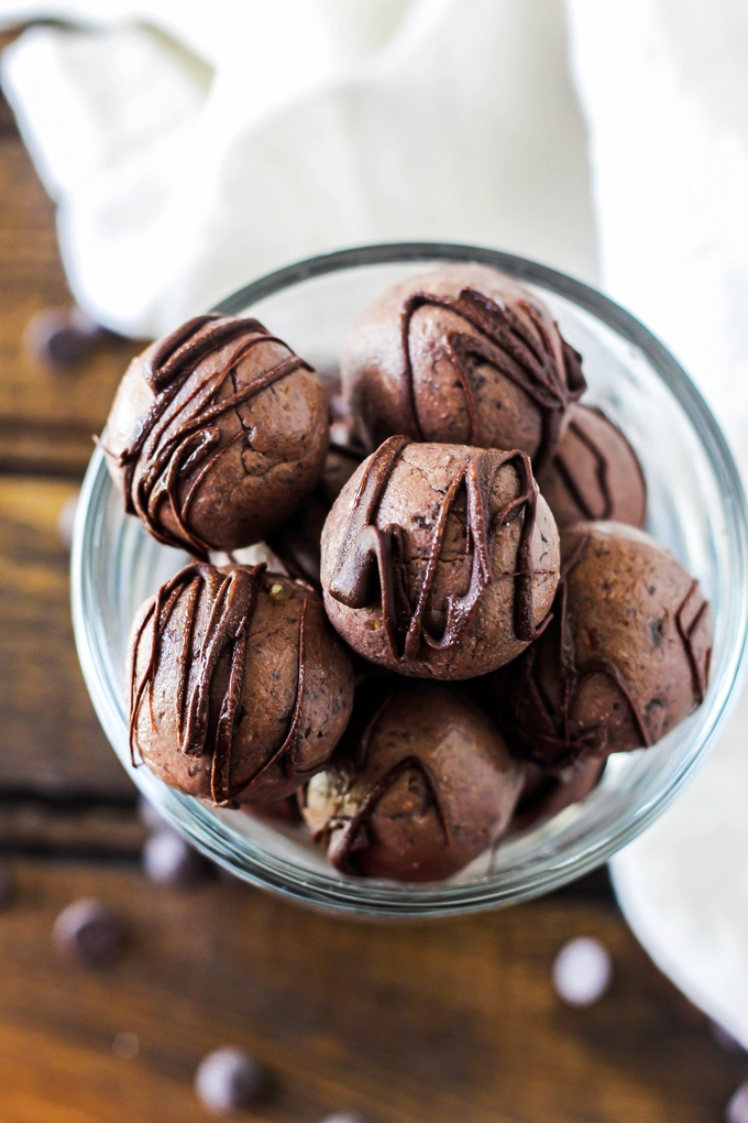 Thanks to fiber-packed beans, these Black Bean Chocolate Protein Balls are a healthy way to indulge your sweet tooth at snack time! Vegan & gluten-free.
