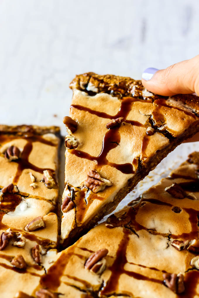 If you're looking for a fun dessert for the holidays, this sweet Pumpkin Pie Dessert Pizza is for you! It's flavorful, vegan, gluten-free and easy to make.