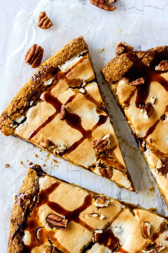 If you're looking for a fun dessert for the holidays, this sweet Pumpkin Pie Dessert Pizza is for you! It's flavorful, vegan, gluten-free and easy to make.