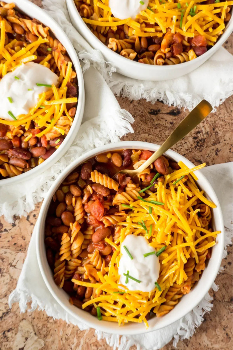 three bowls of vegan chili mac