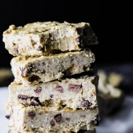 Yes, there's beans hiding in this Chickpea Cookie Dough Fudge! No baking required, vegan & gluten-free. A healthy dessert to satisfy your sweet tooth!