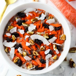 Cake for breakfast? Of course! This Carrot Cake Chia Pudding is a decadent, healthy breakfast that will keep you satisfied all morning. Vegan & gluten-free!