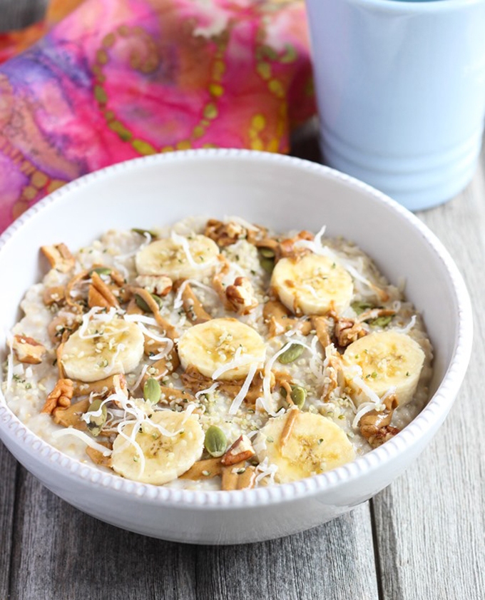 Start cold mornings off right with a warm bowl of nourishing oatmeal! From chocolate to pumpkin, you'll never get bored with these 10 vegan oatmeal recipes.