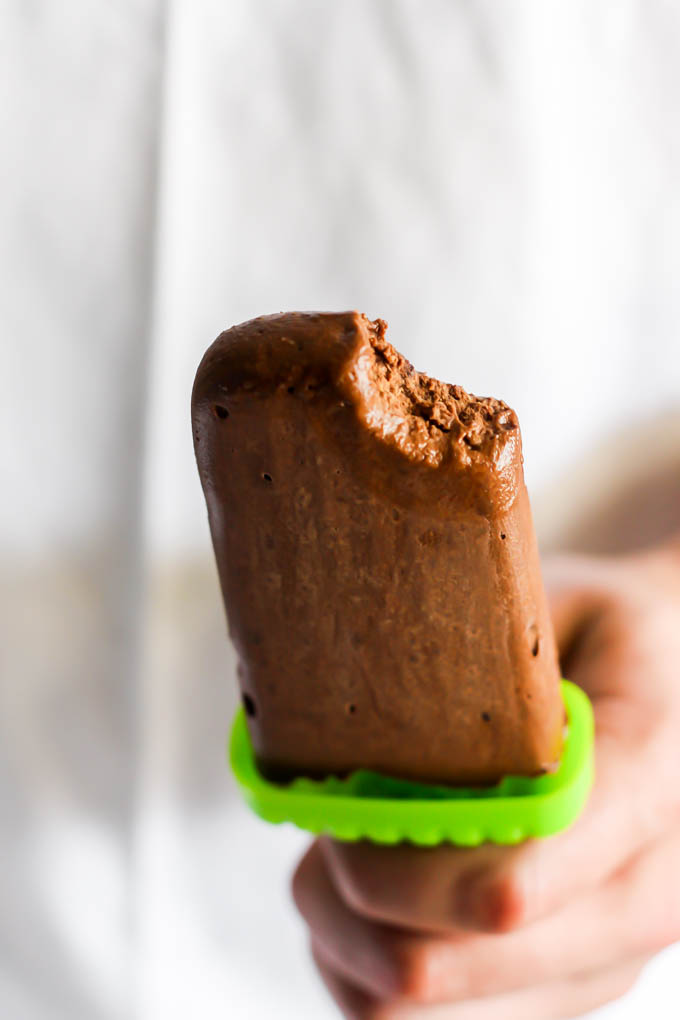 No one will guess the secret ingredient in these creamy Avocado Chocolate Fudge Pops! Full of healthy fats, these popsicles are the perfect sweet treat for the summer. (vegan & gluten-free)