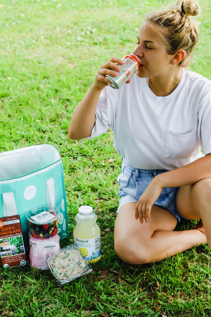 Get outside and enjoy the weather this summer, but don’t forget to pack all the fresh snacks to fuel you! Read on to discover the best snacks to pack for hot summer days.