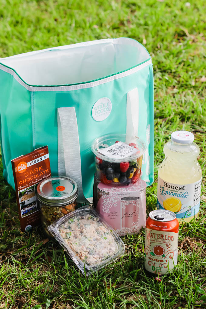 Get outside and enjoy the weather this summer, but don’t forget to pack all the fresh snacks to fuel you! Read on to discover the best snacks to pack for hot summer days.