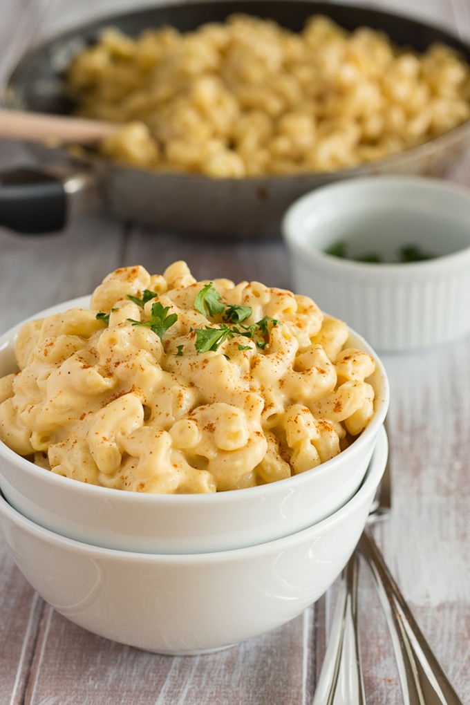 You don't have to give up creamy, dreamy mac and cheese when you eat vegan! These 8 mouthwatering vegan mac and cheese recipes are sure to be a hit with everyone. Make them for weeknight meals or serve them to a crowd!