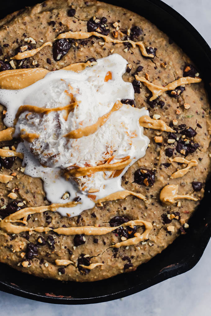 What’s better than a giant cookie? A giant Chocolate Chip Peanut Butter Skillet Cookie! It’s rich and fudgy, but made a bit healthier using oats and lentils. Vegan & gluten-free!