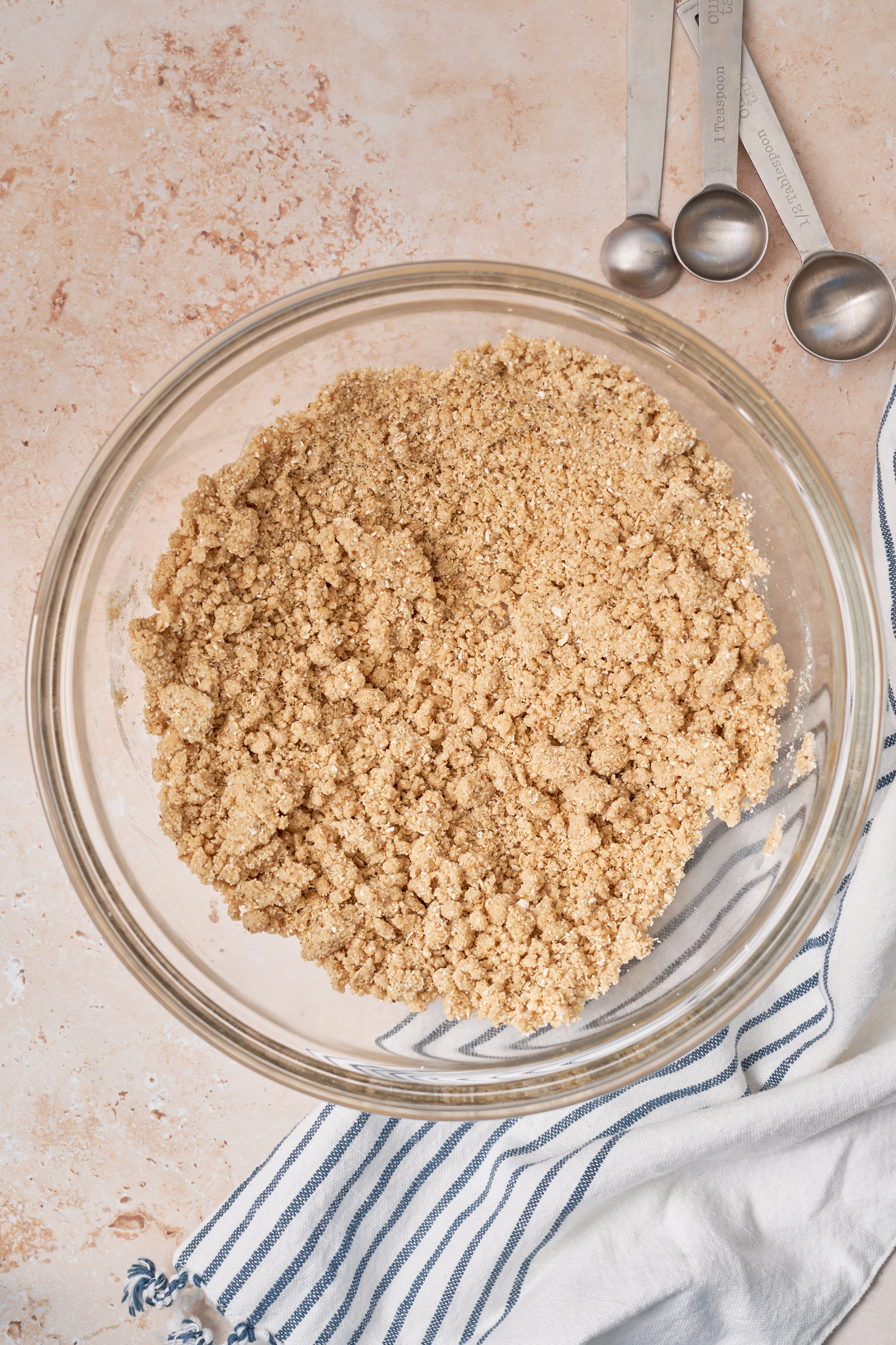 a bowl of vegan pie dough