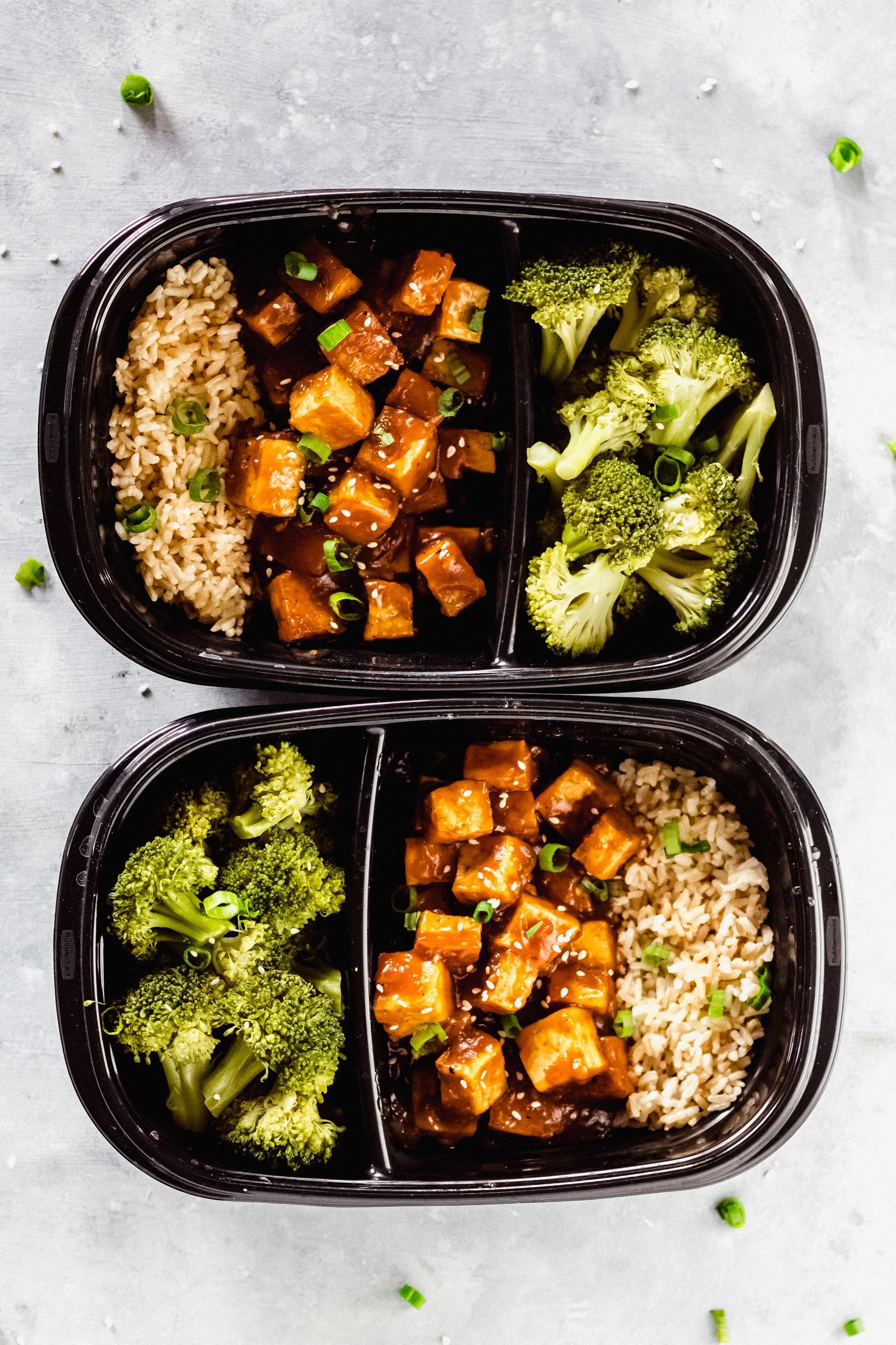 tofu, broccoli, and brown rice in a meal prep container