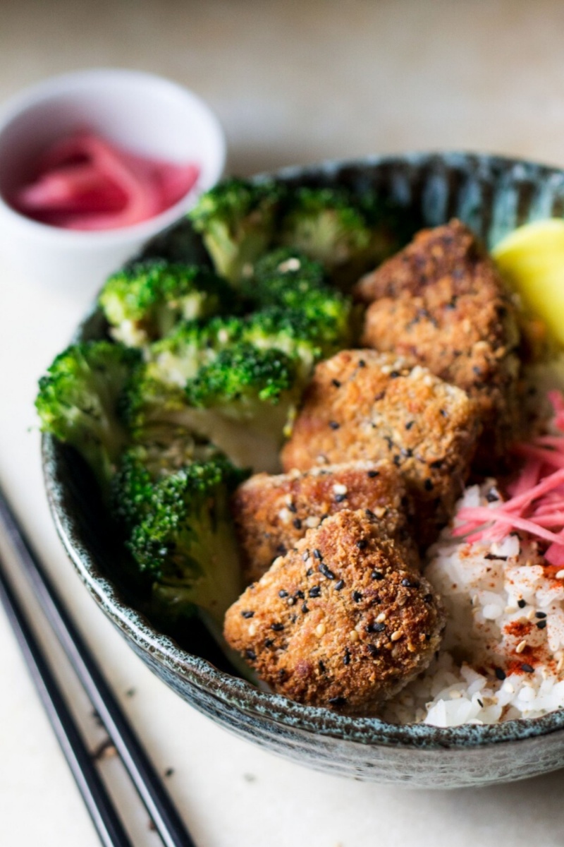 blue bowl with tofu dinner vegetables