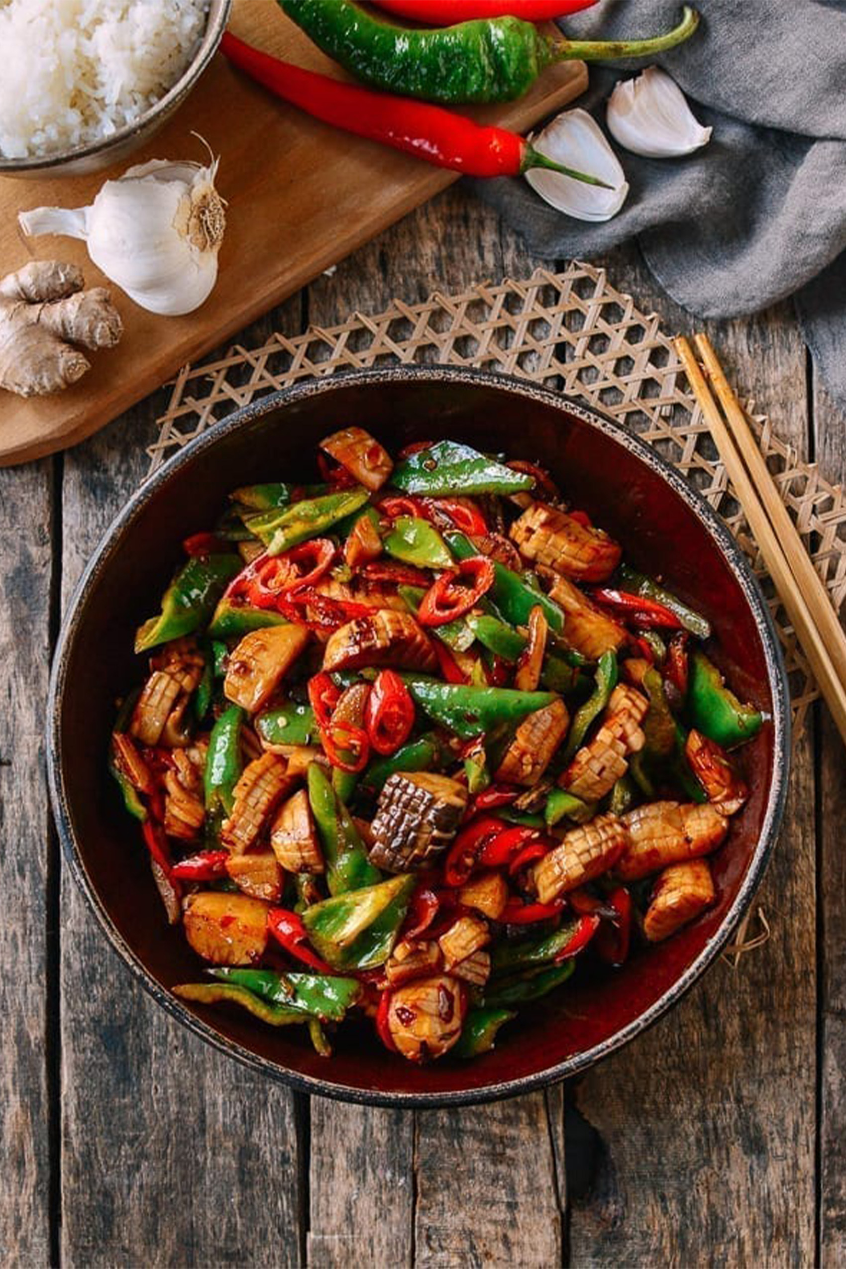 a bowl of stir fried vegetables