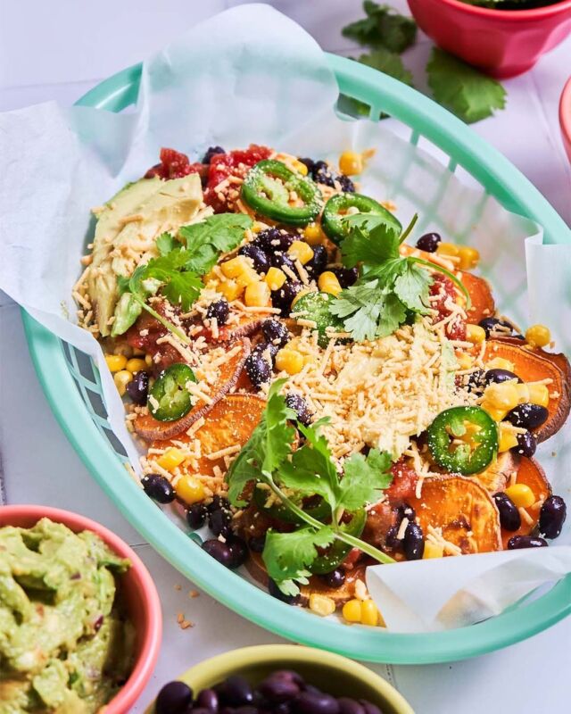 🍠 LOADED SWEET POTATO NACHOS 🍠⁠
⁠
Grab all your fave toppings, because we're piling these nachos sky high with all the good stuff! These nachos would make a fun snack, or what the heck, a super fun dinner because why can't you eat nachos for dinner?⁠
⁠
Link to the recipe is in my bio!