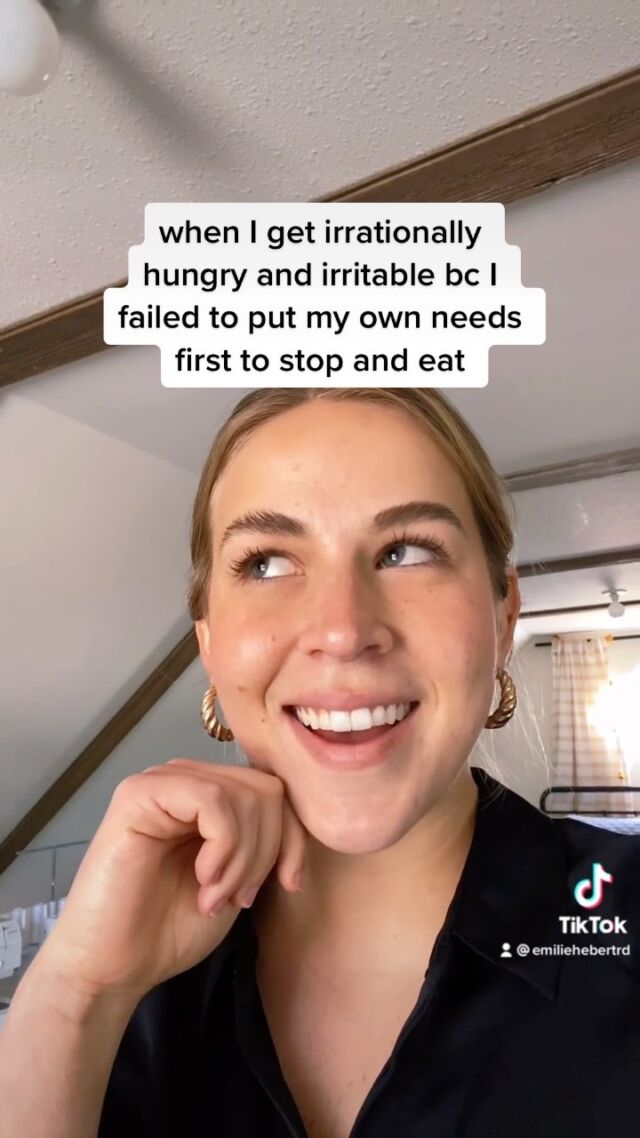 besties are we eating consistently today???⁠⠀
⁠⠀
a lot of people think that seeing a dietitian means that they'll hear about good & bad foods, "moderation," & how to exercise every day.⁠⠀
⁠⠀
in fact, most of my time with clients is spent talking about:⁠⠀
- eating ENOUGH⁠⠀
- putting their needs/wants first so they can adequately take care of themselves 😊⁠⠀
⁠⠀
#dietitian #dietitiansofinstagram #intuitiveeating